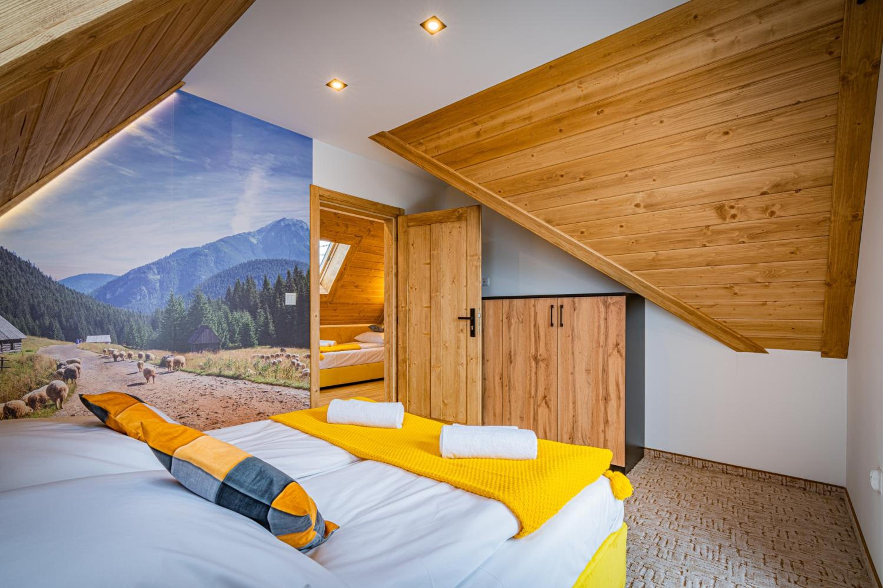 Apartment with Mountain View photo 1