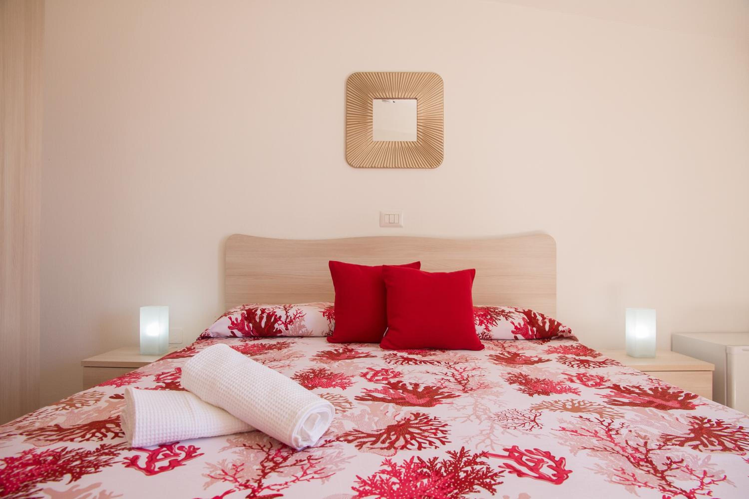 Double Room with Balcony and Sea View photo 2