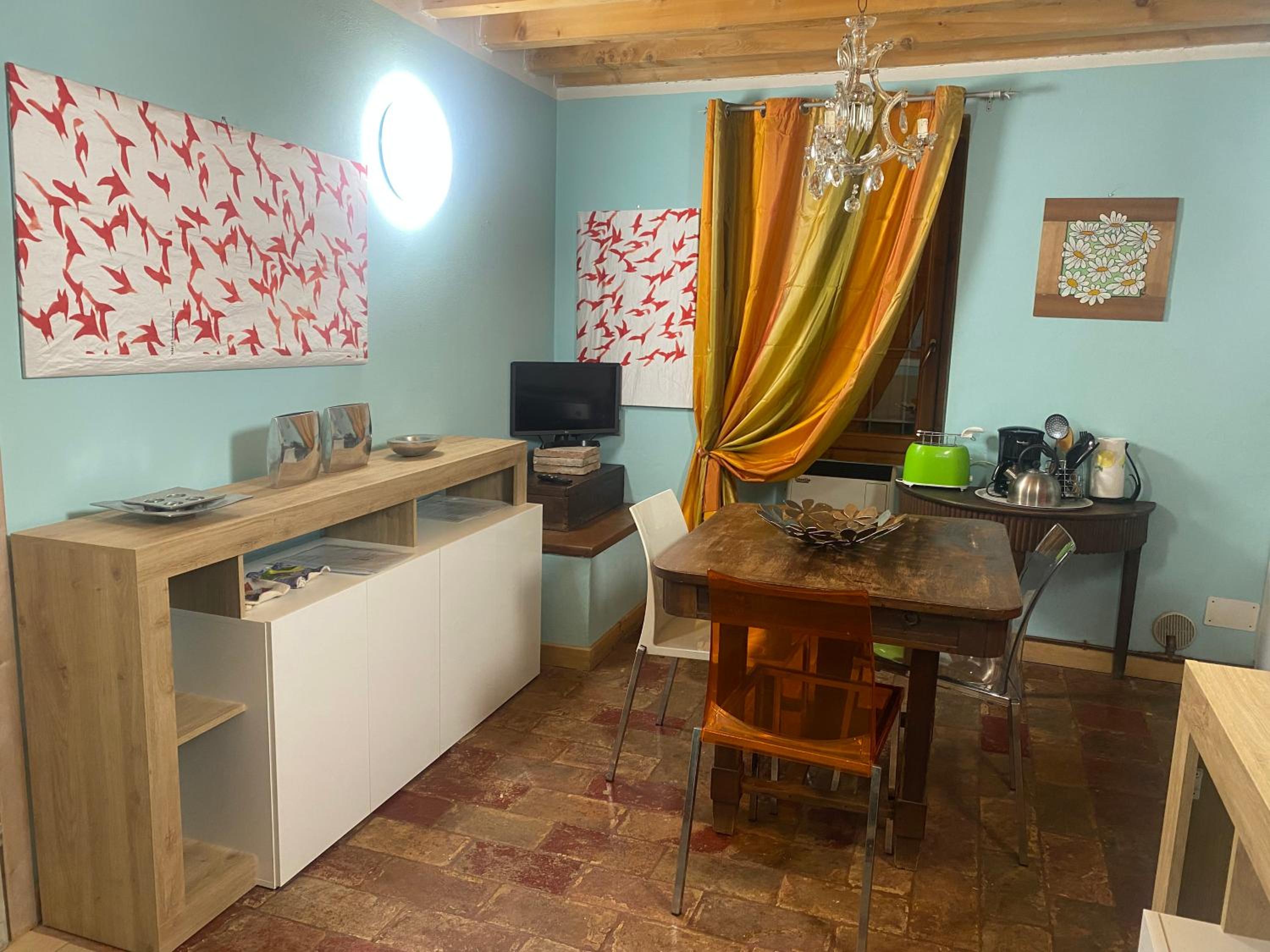 One-Bedroom Apartment - Photo 11