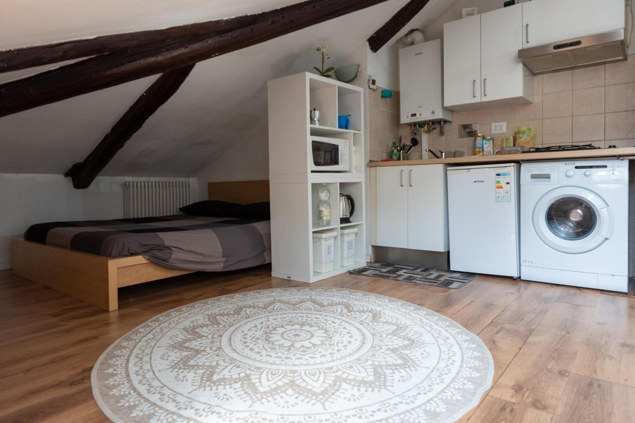 One-Bedroom Apartment