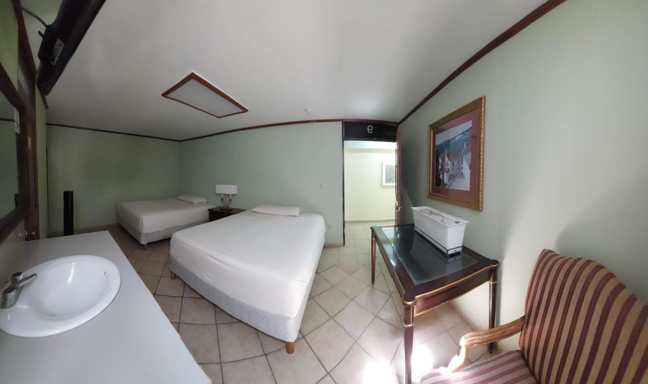 Deluxe Quadruple Room photo 1