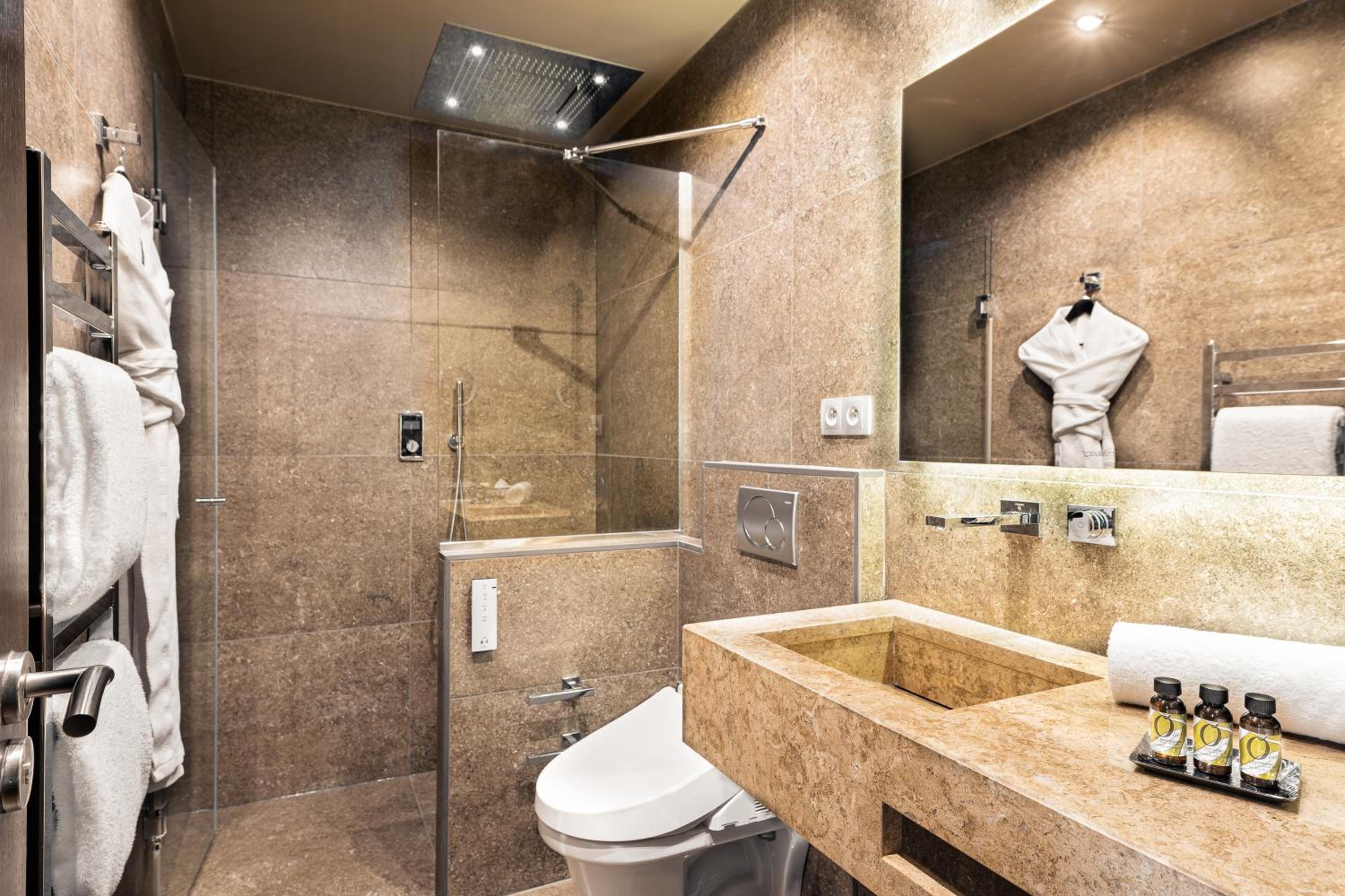Junior Suite with Balcony photo 3