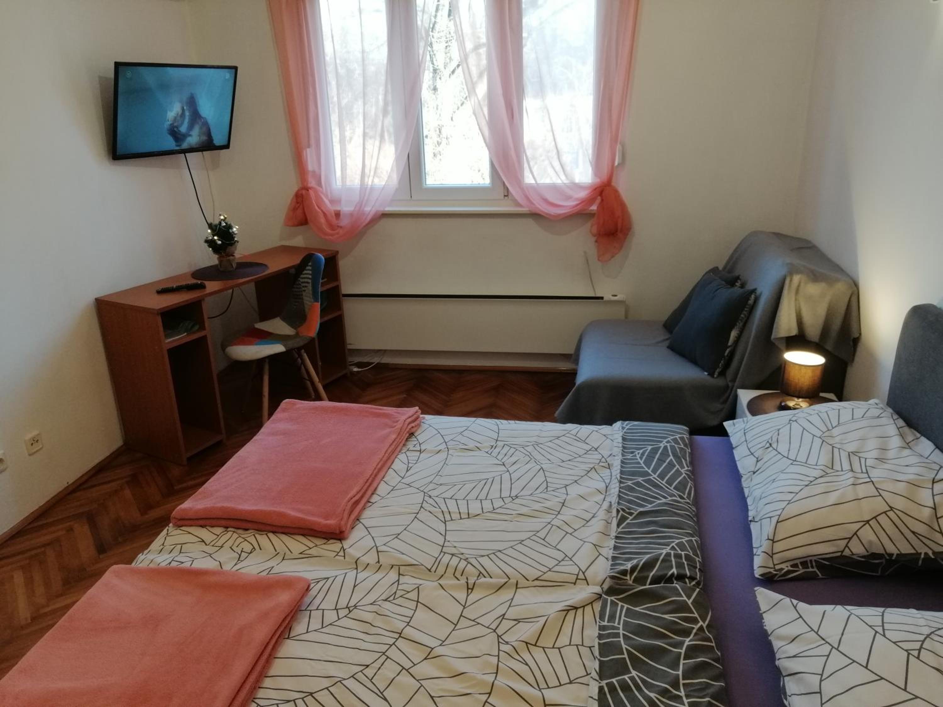 One-Bedroom Apartment - Photo 14