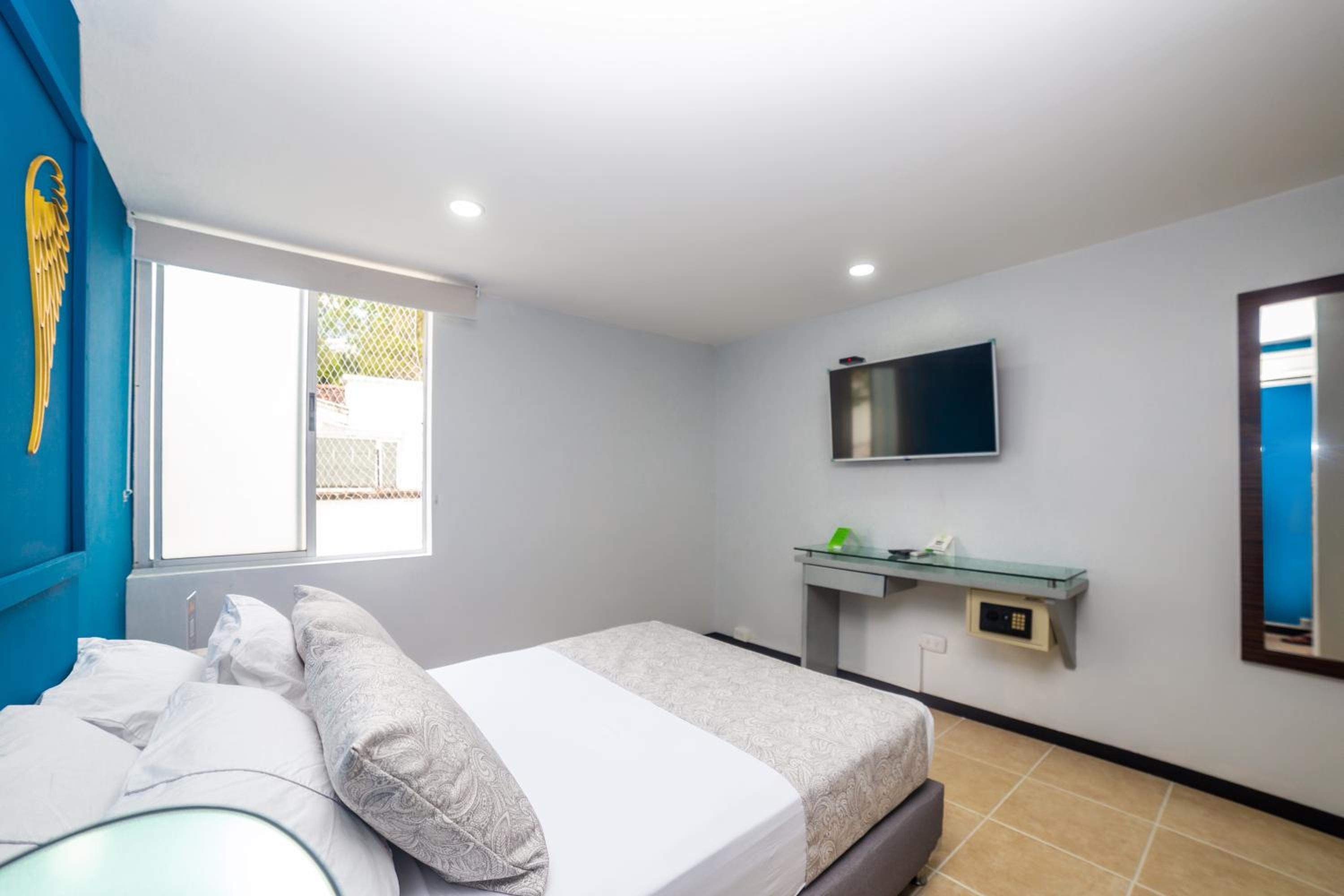 Double Room - Photo 7