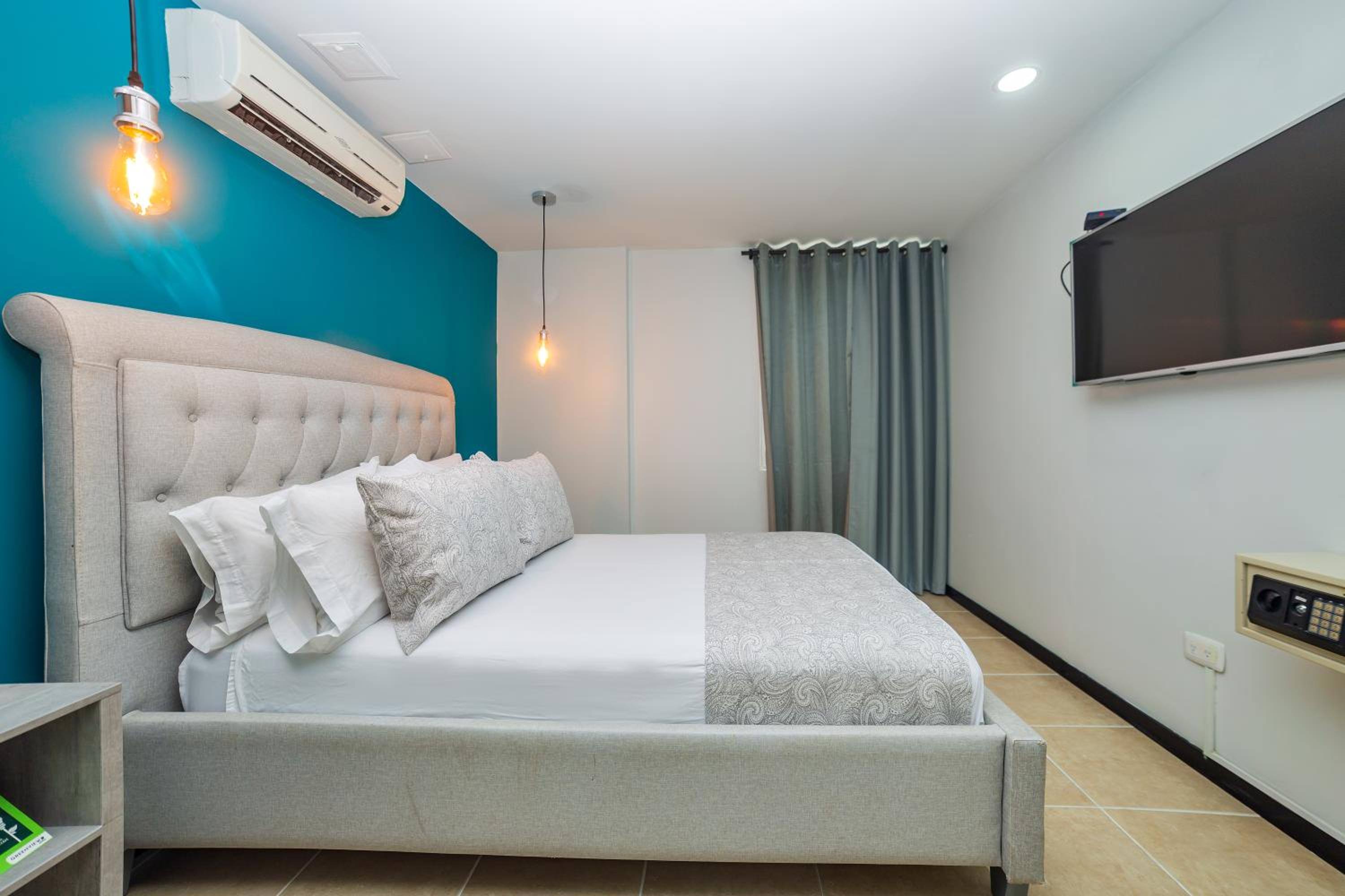 Double Room - Photo 6