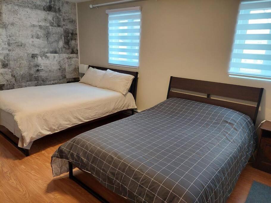 Three-Bedroom Apartment - Photo 20