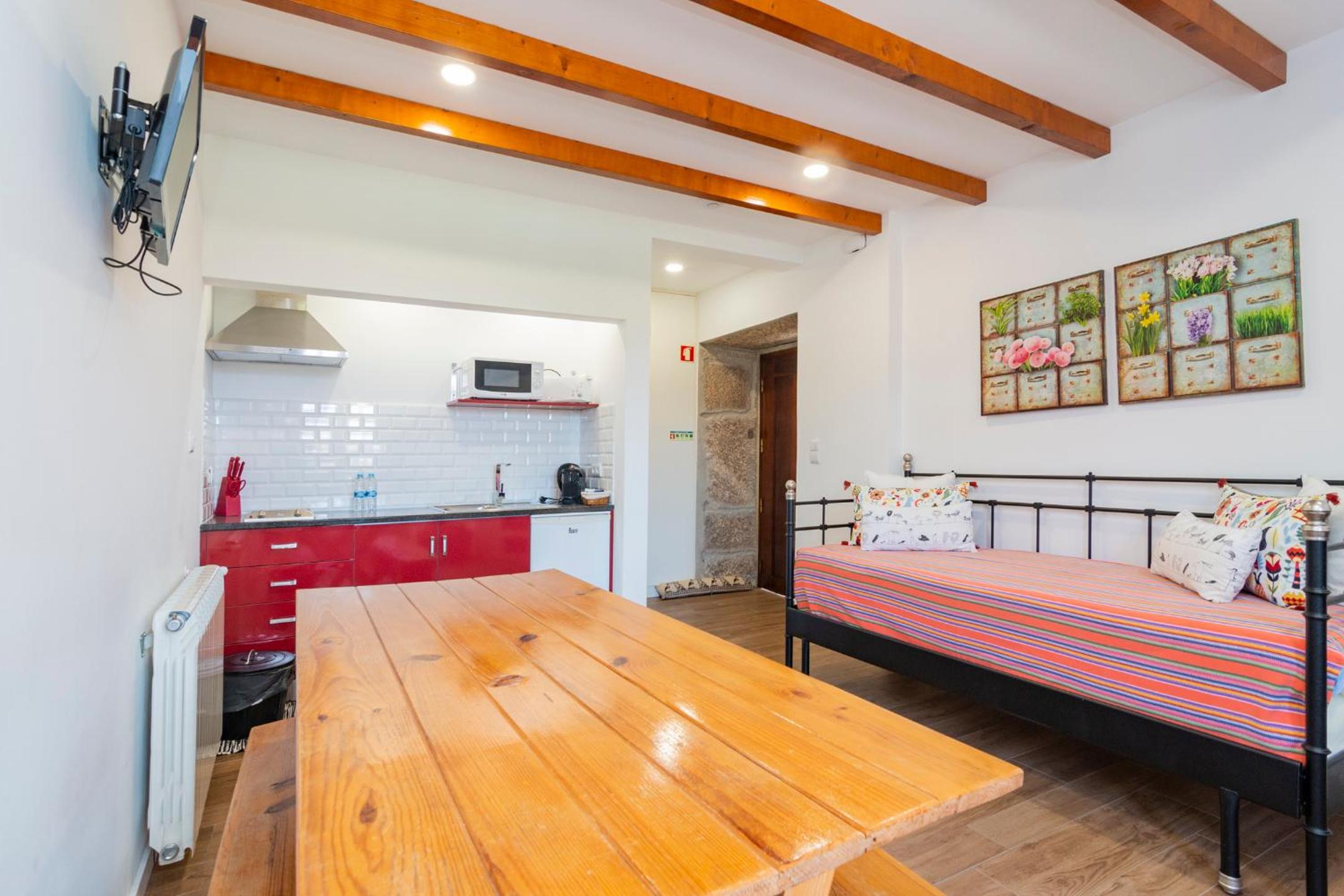 One-Bedroom Apartment with Mountain View photo 1