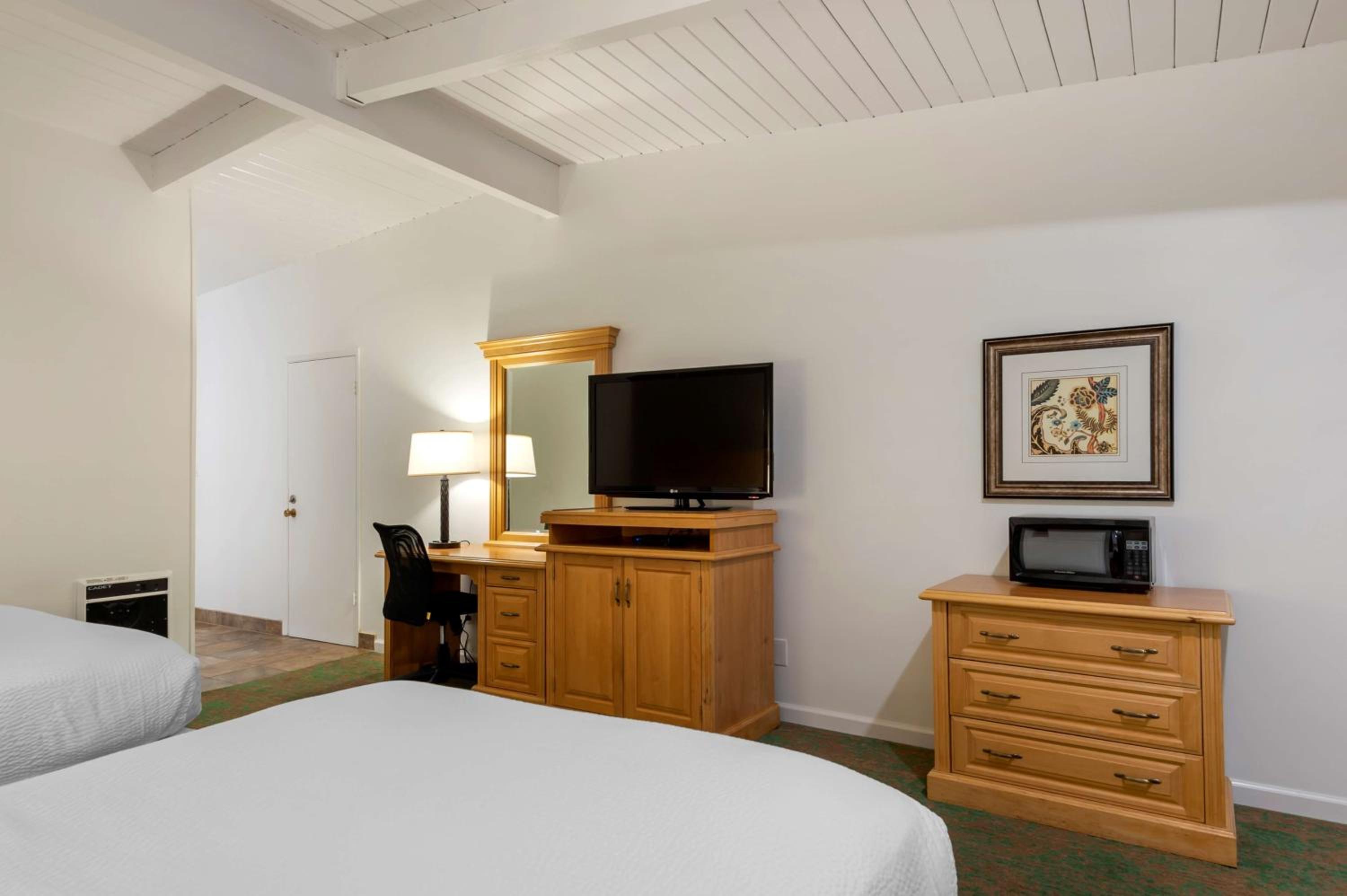 Double Room with Two Double Beds - Non Smoking - Photo 6