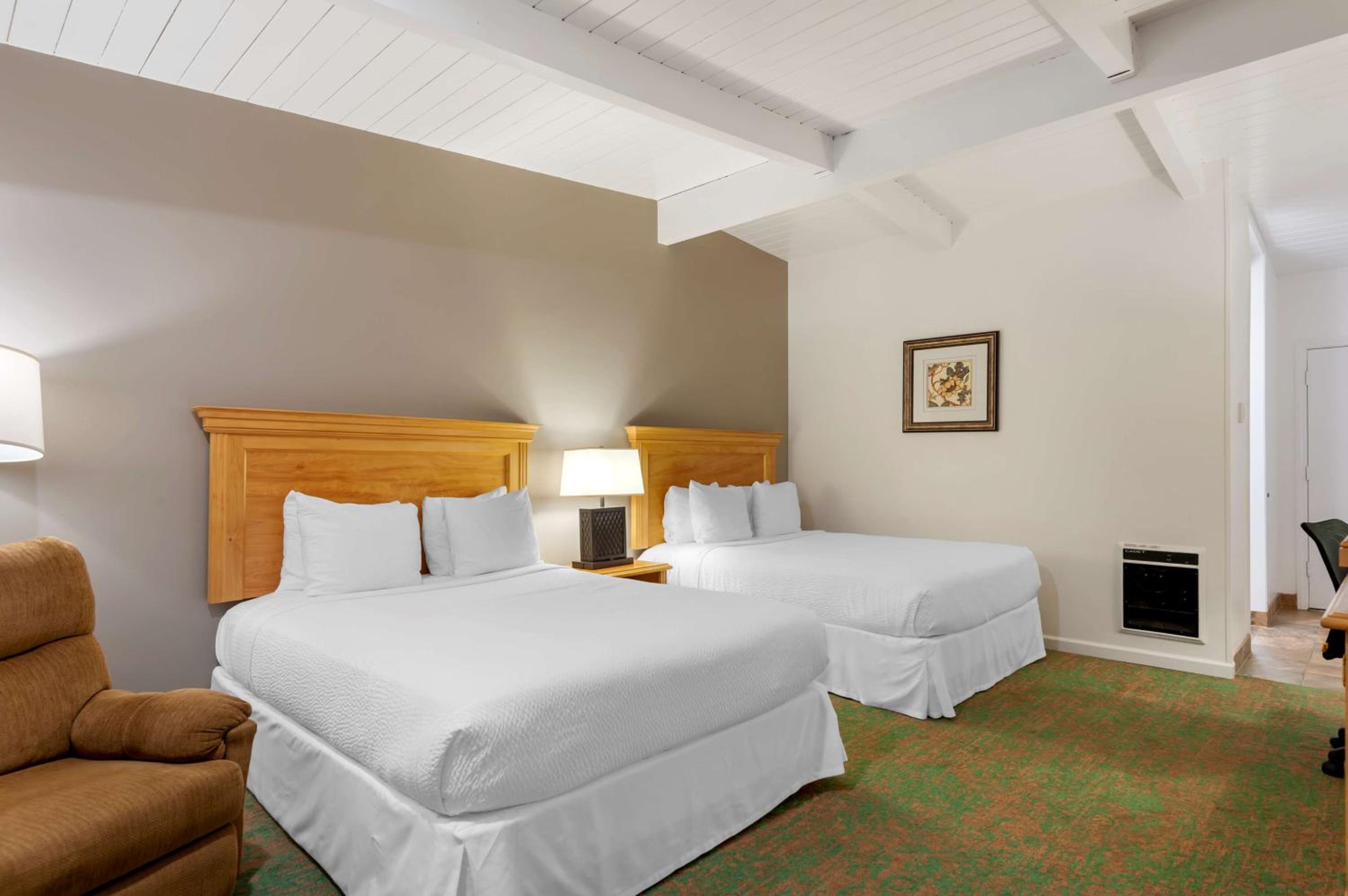 Double Room with Two Double Beds - Non Smoking - Photo 3
