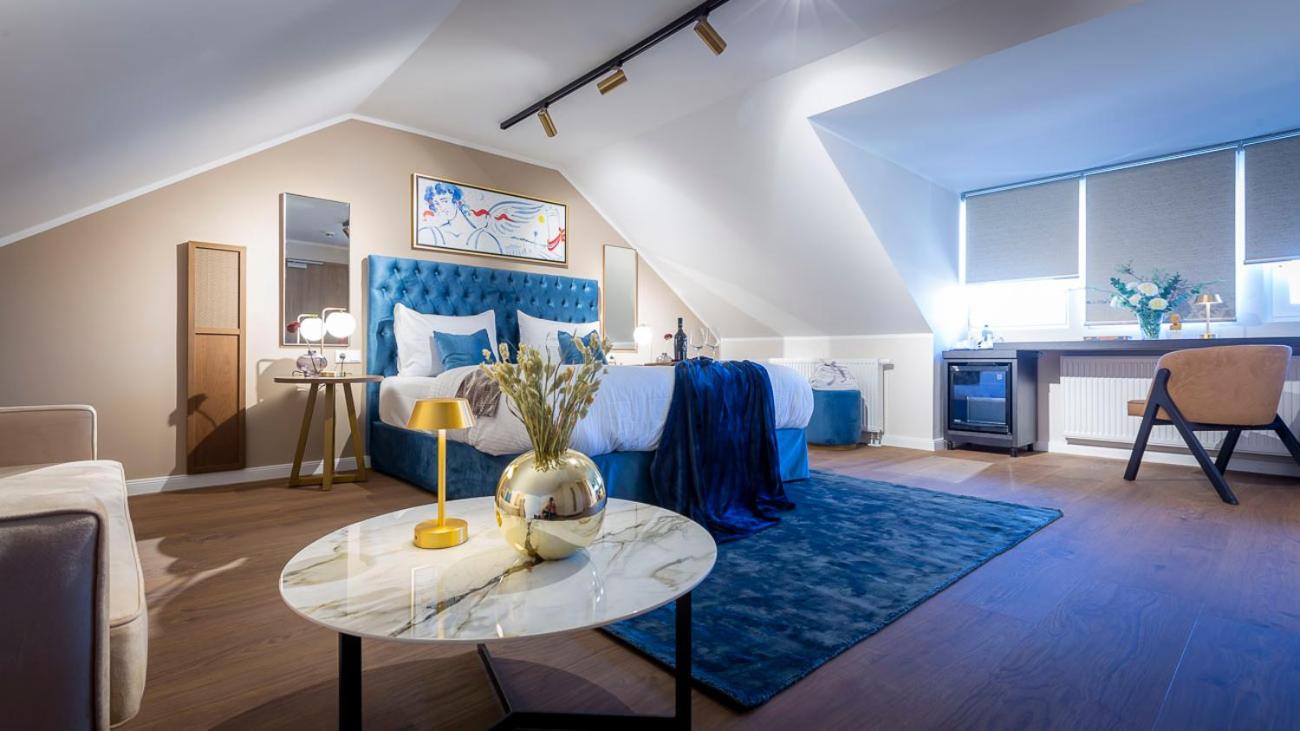 Large Double Room - Photo 1