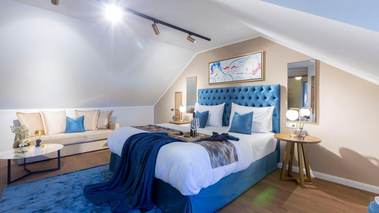 Large Double Room - Photo 4