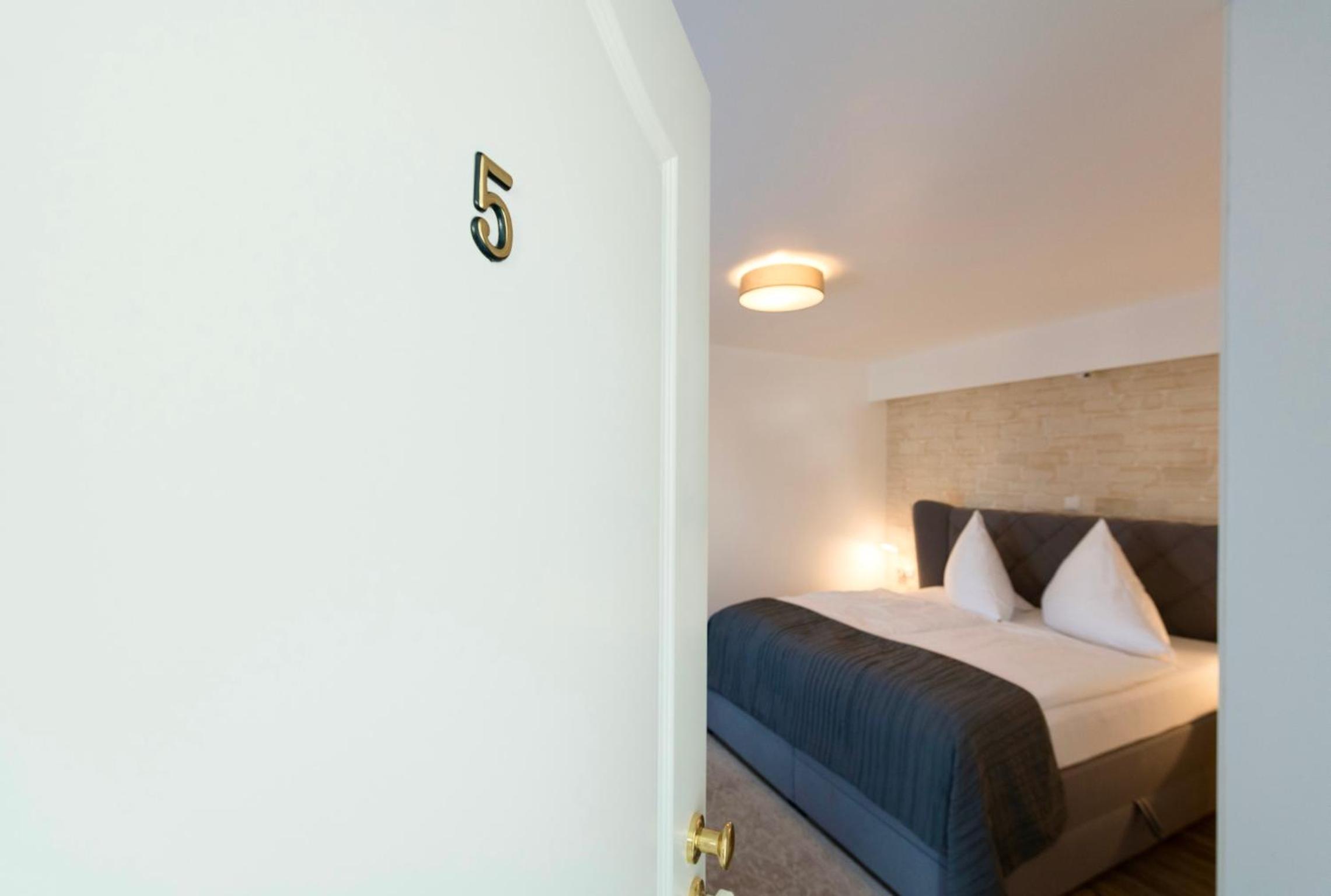 Deluxe Double Room - Photo 1
