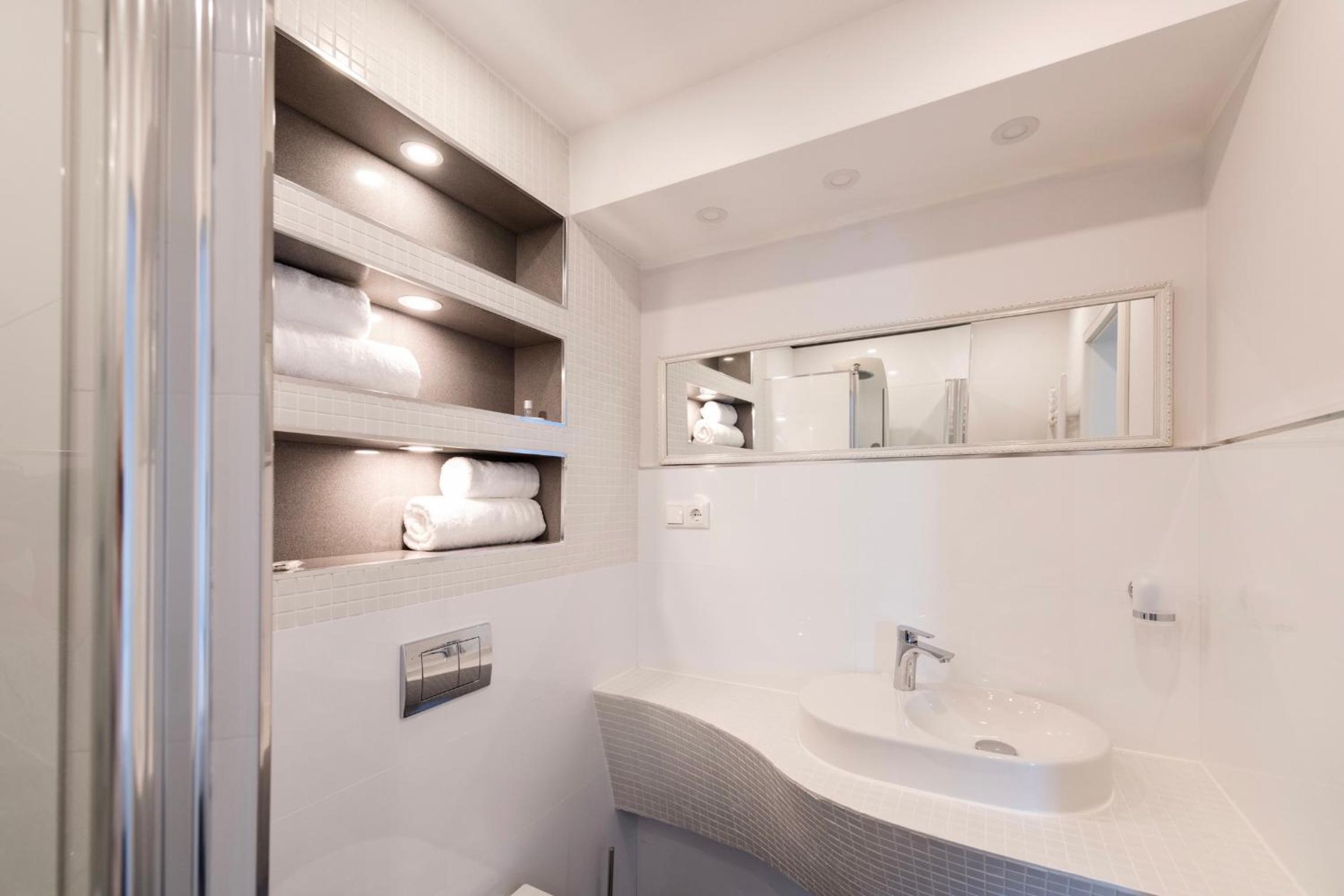 Standard Double Room - Photo 3