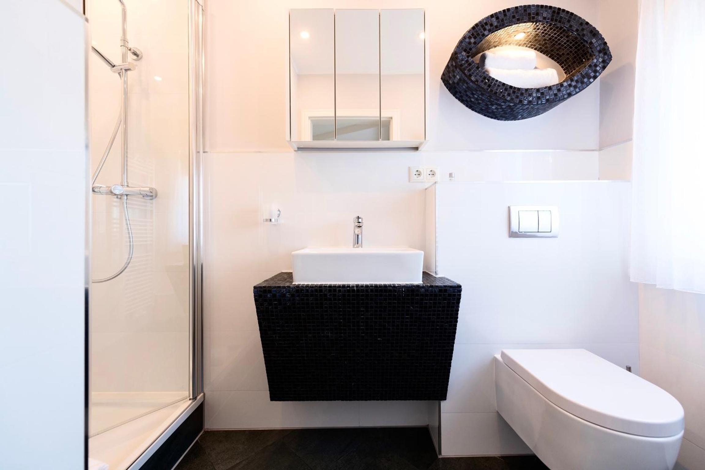Standard Single Room with Shower photo 3