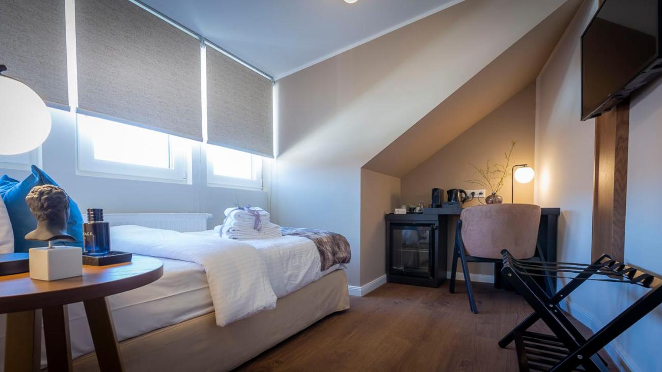 Large Single Room