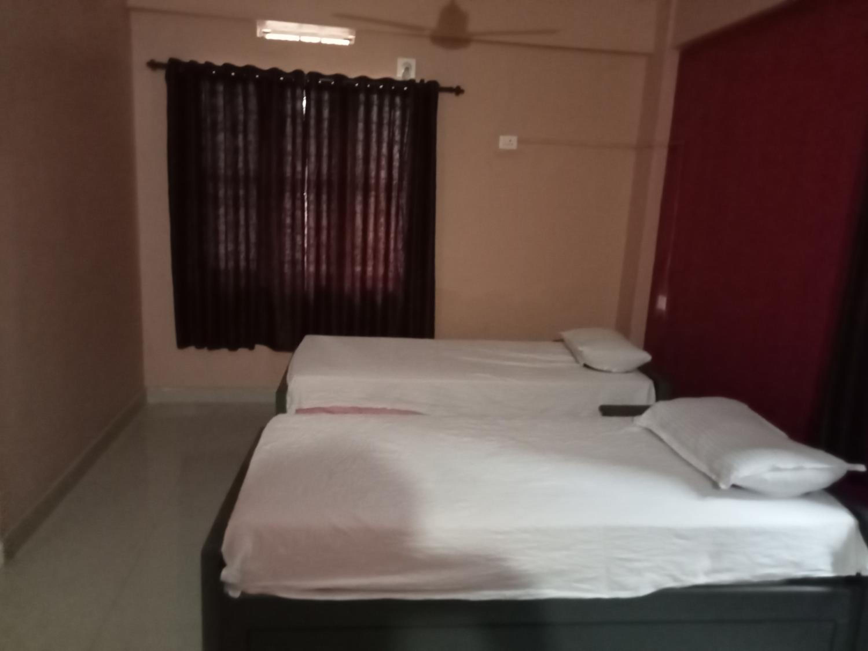 Double or Twin Room photo 3