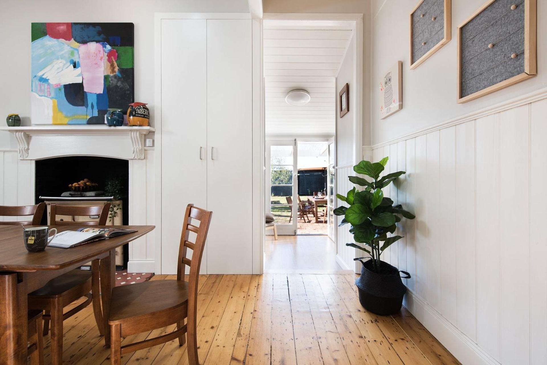 Three-Bedroom House photo 3