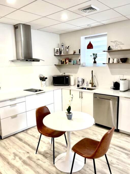One-Bedroom Apartment - Photo 4