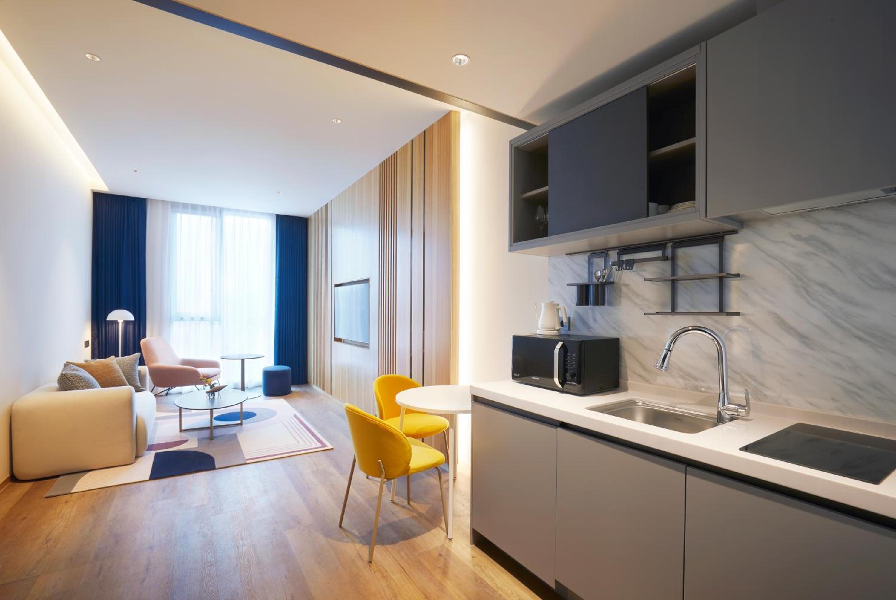 One-Bedroom Suite with Sofa Bed and Bath - Photo 2