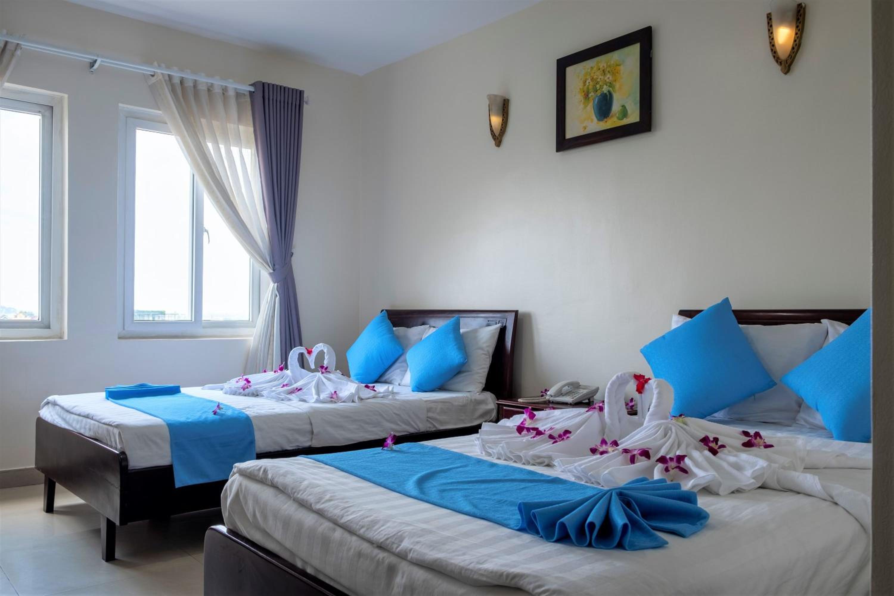 Twin Room - Photo 9