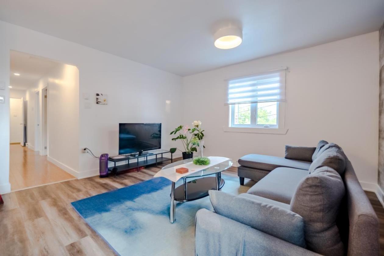 Three-Bedroom Apartment - Photo 1