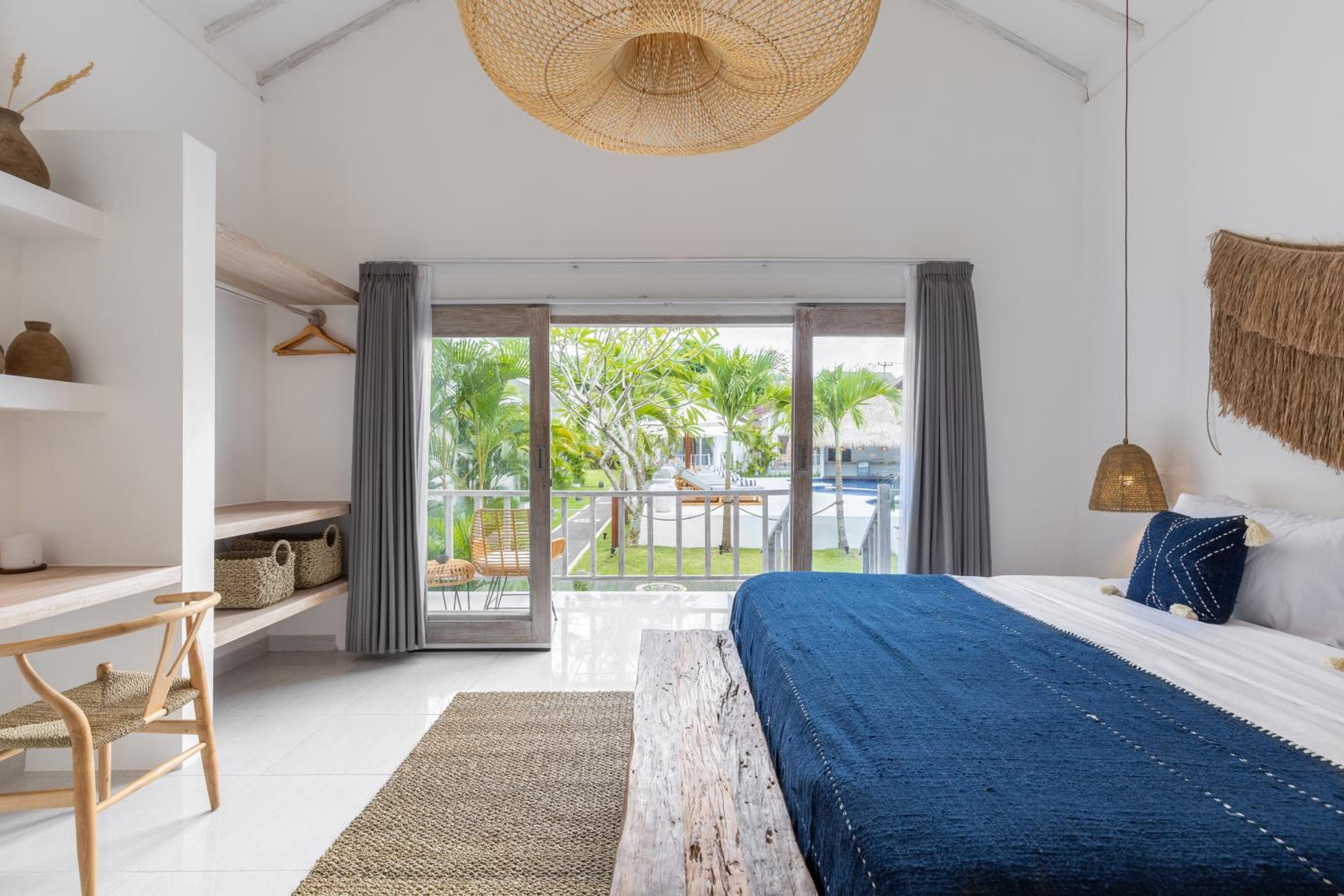 Deluxe Double Room with Balcony - Photo 3