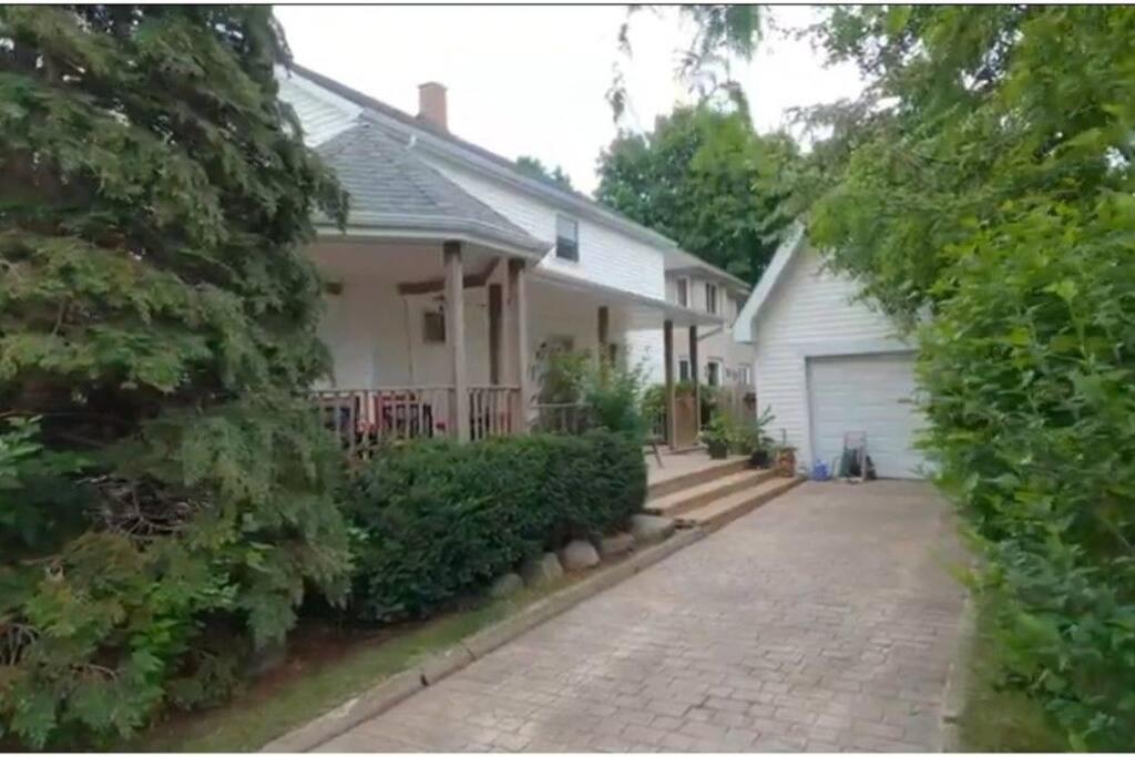 Two-Bedroom House photo 2