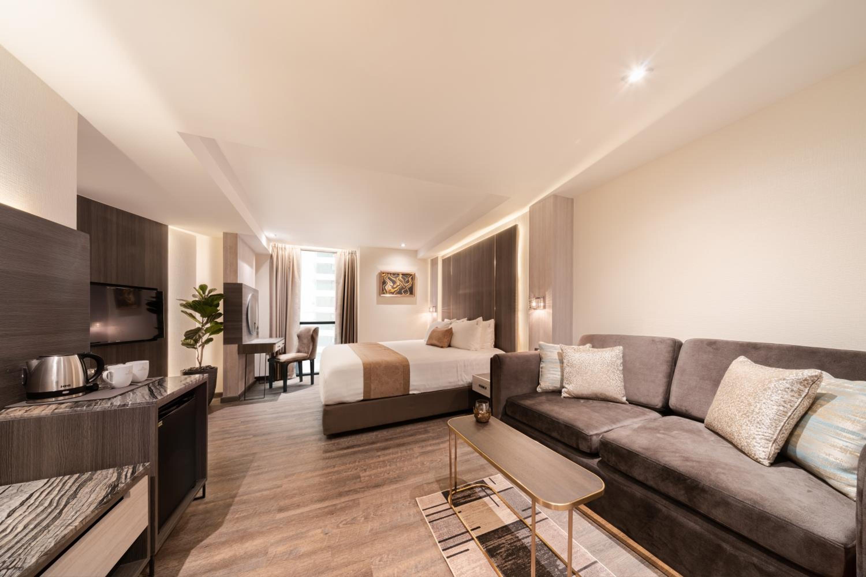 Grand Deluxe Room