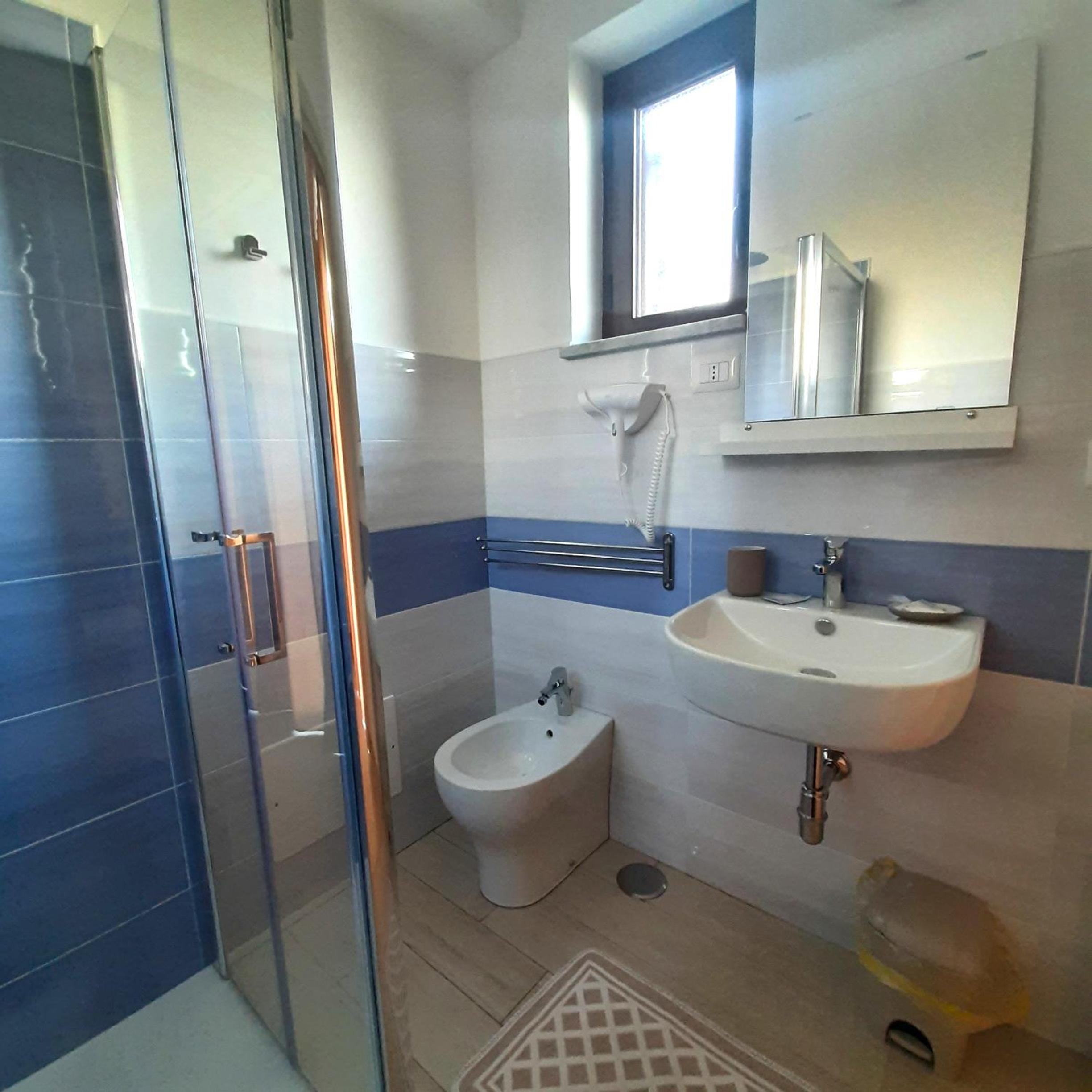 Double Room with Balcony and Sea View photo 3