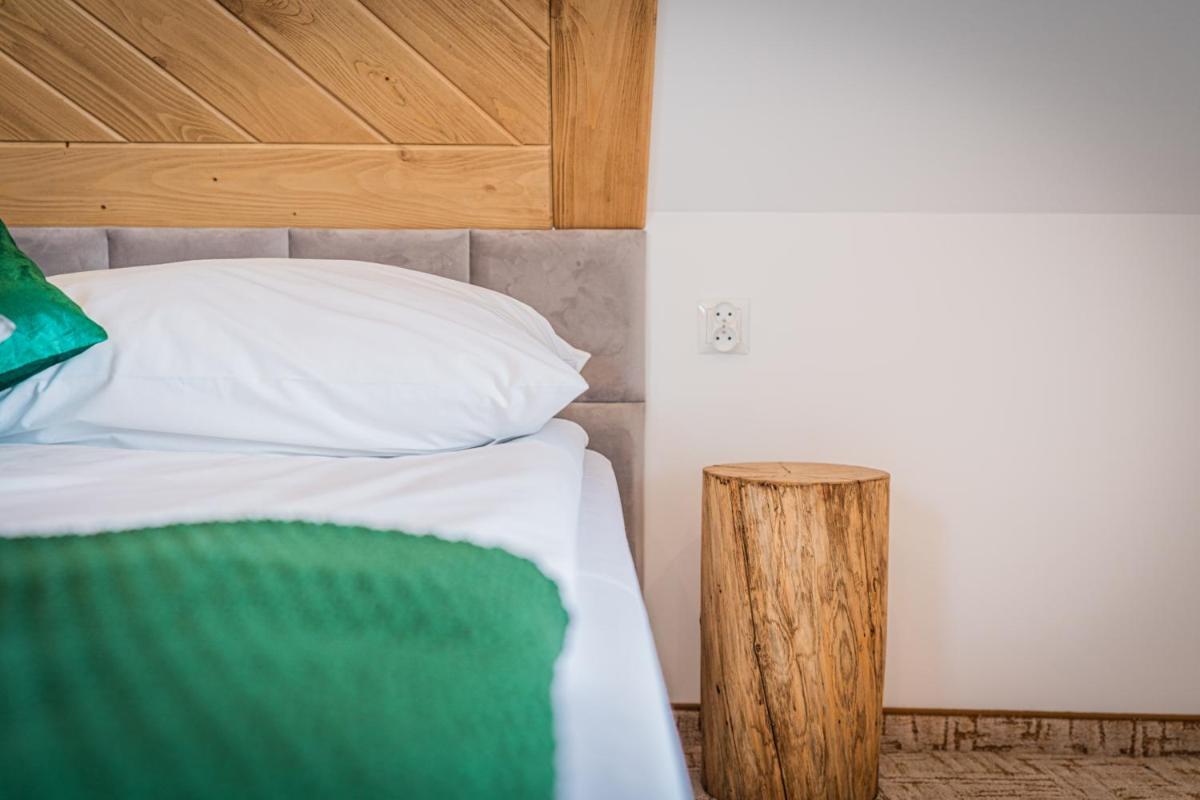 Quadruple Room with Mountain View photo 3