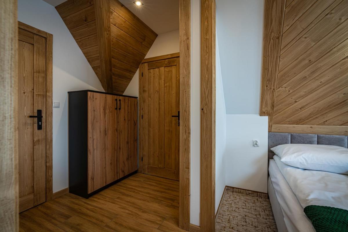 Quadruple Room with Mountain View photo 2