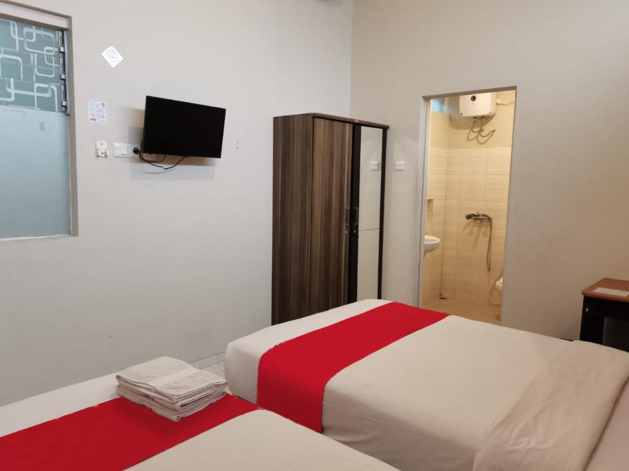 Standard Twin Room - Photo 5
