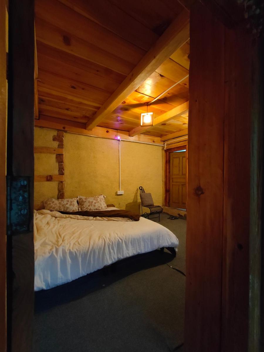 Double Room with Private Bathroom - Photo 10