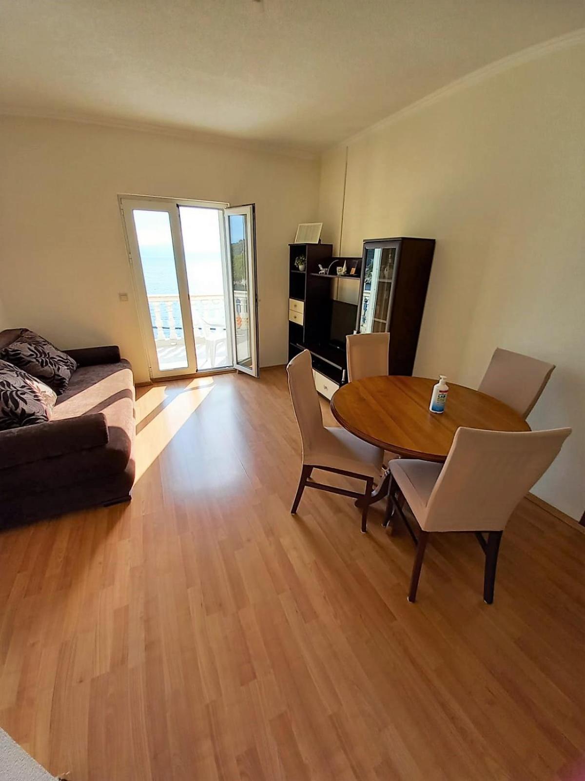 Apartment with Sea View photo 2
