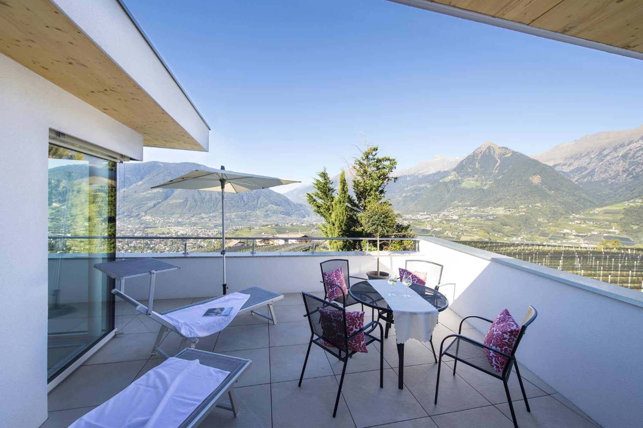 Apartment with Terrace photo 2