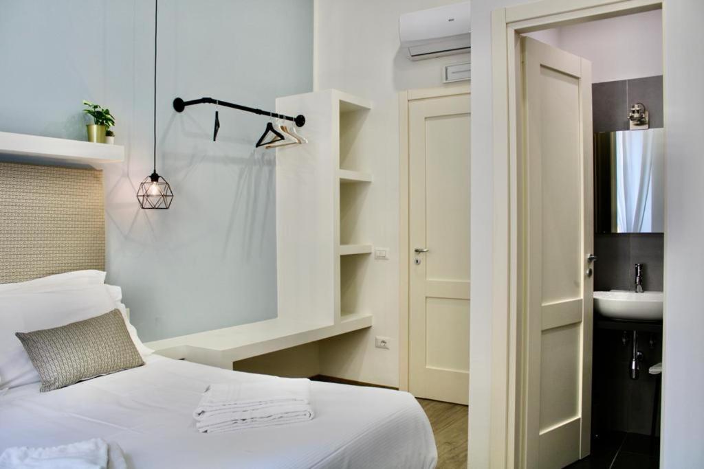 Double Room with Private Bathroom photo 2