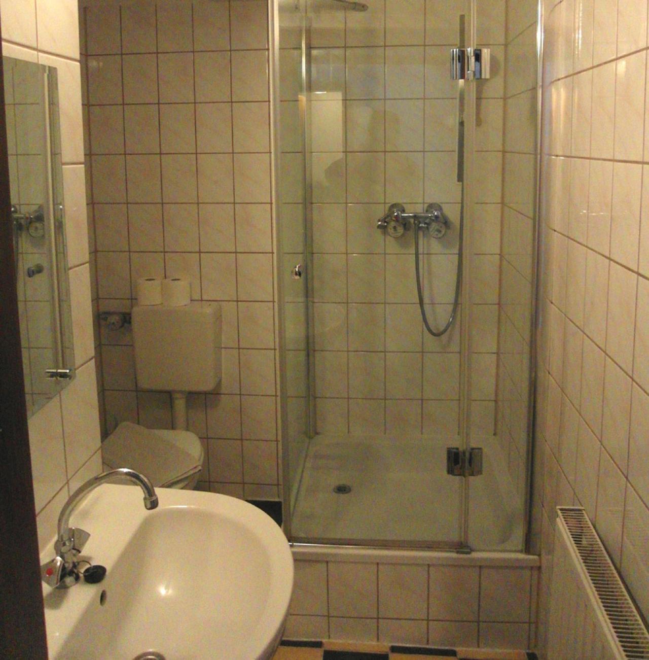 Family Room with Shower photo 3