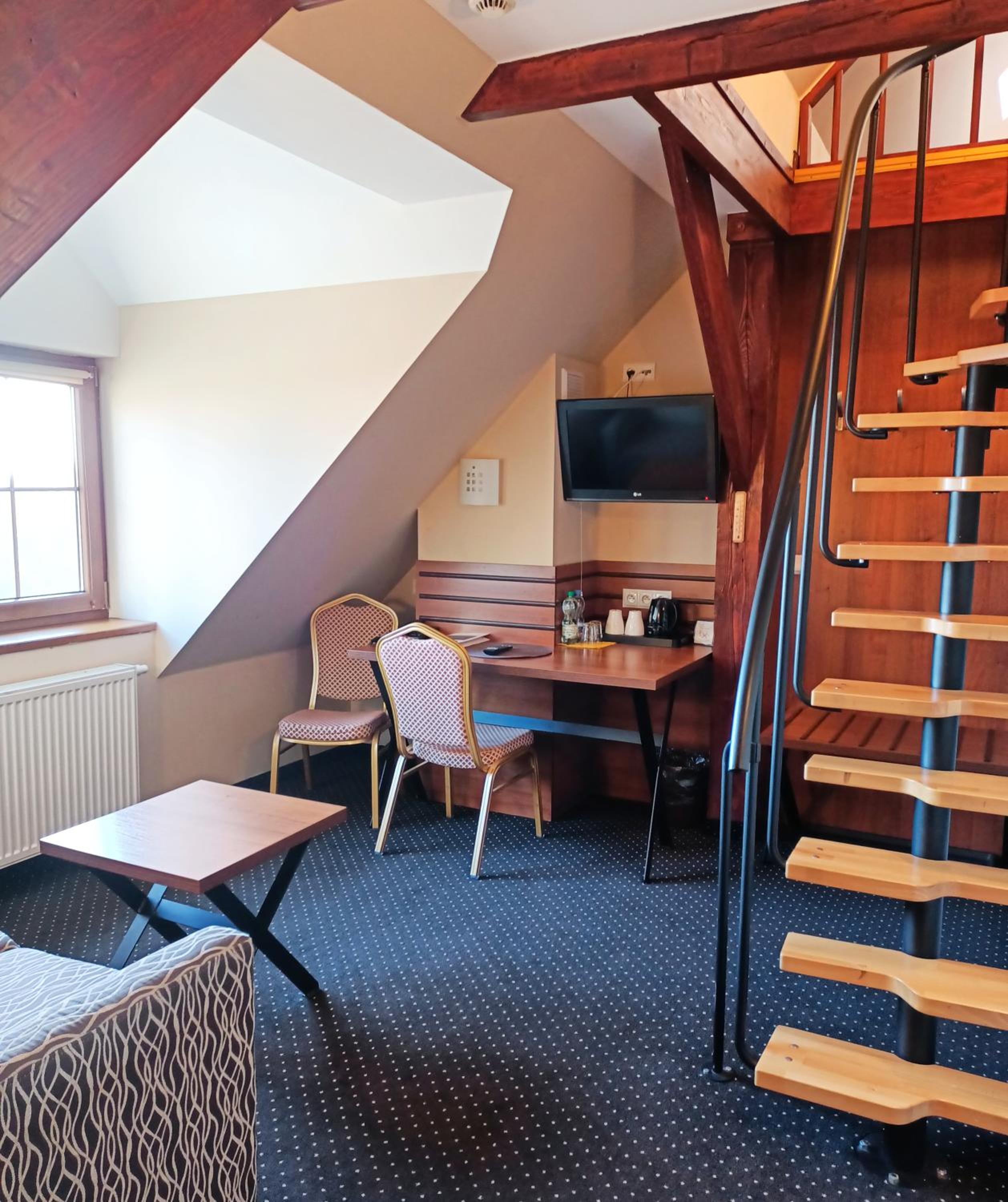 Deluxe Double Room - Photo 9
