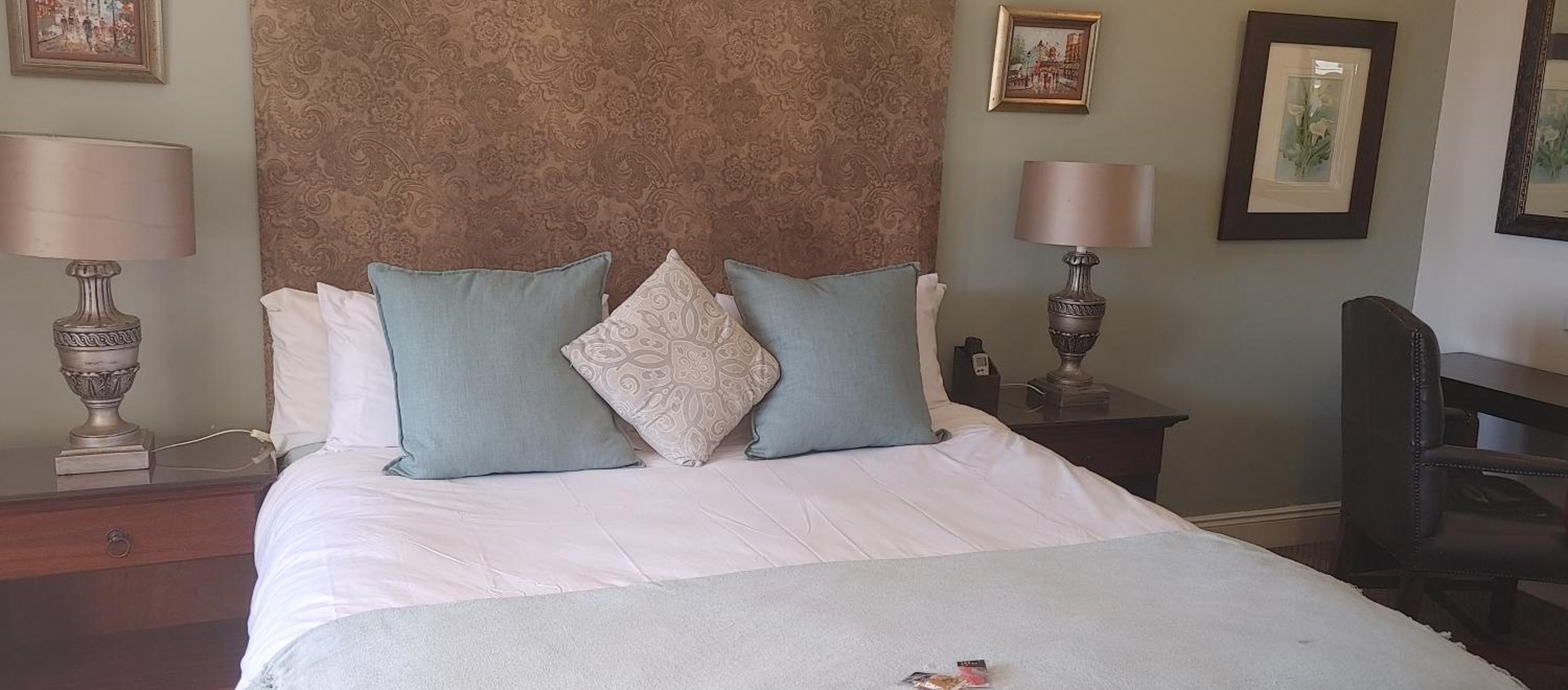 Standard King Room photo 3