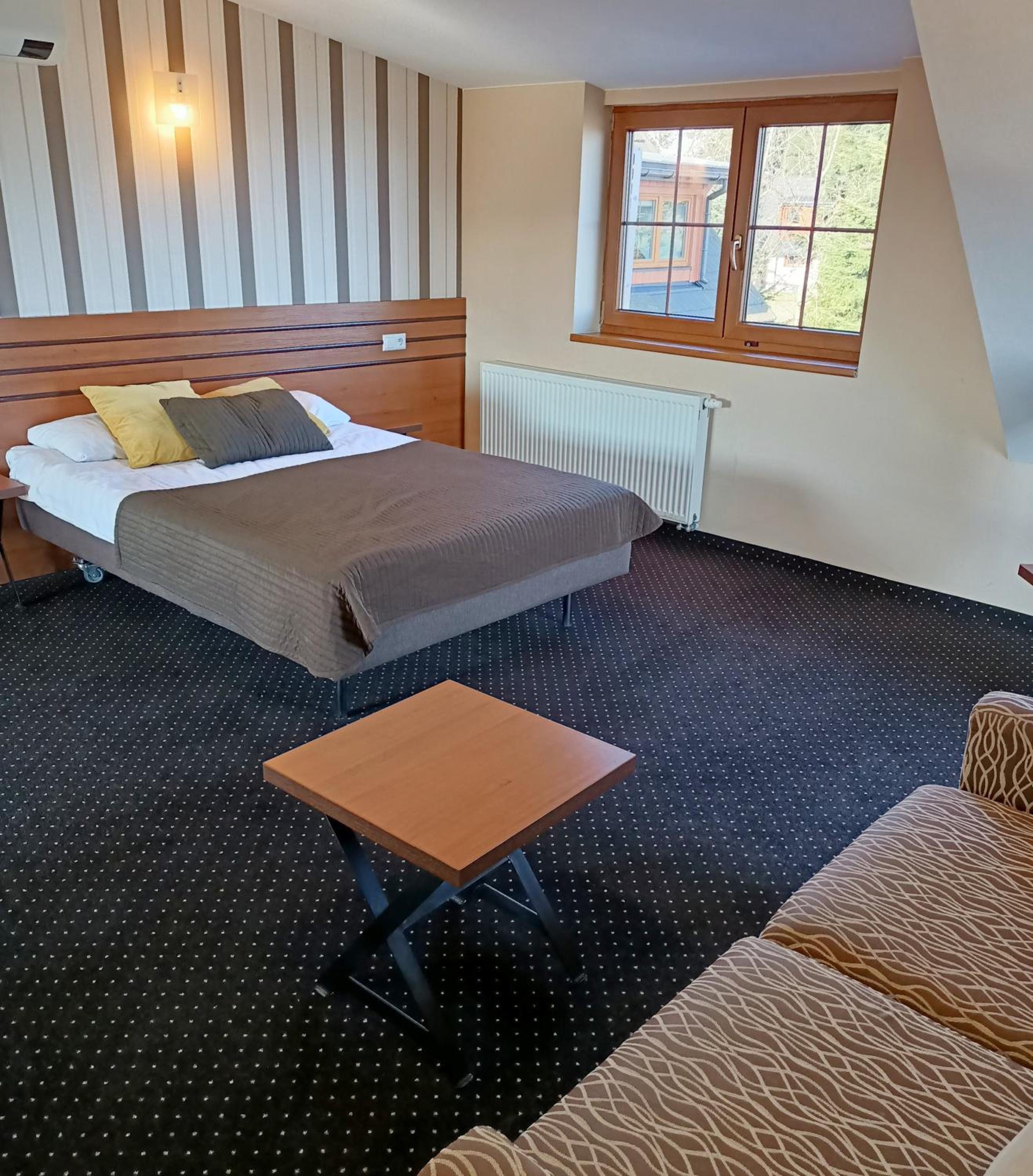Deluxe Double Room - Photo 17