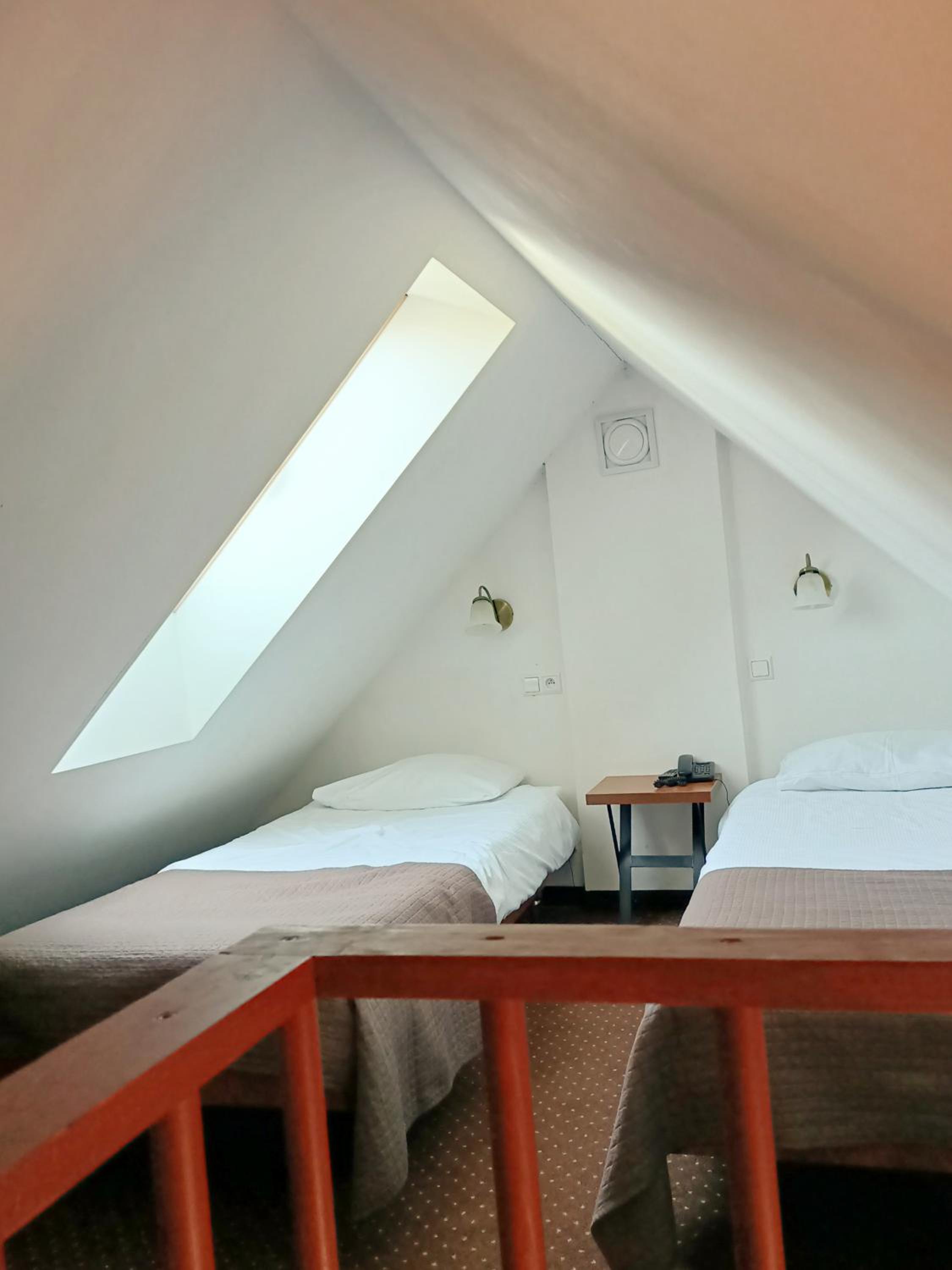 Deluxe Double Room - Photo 12