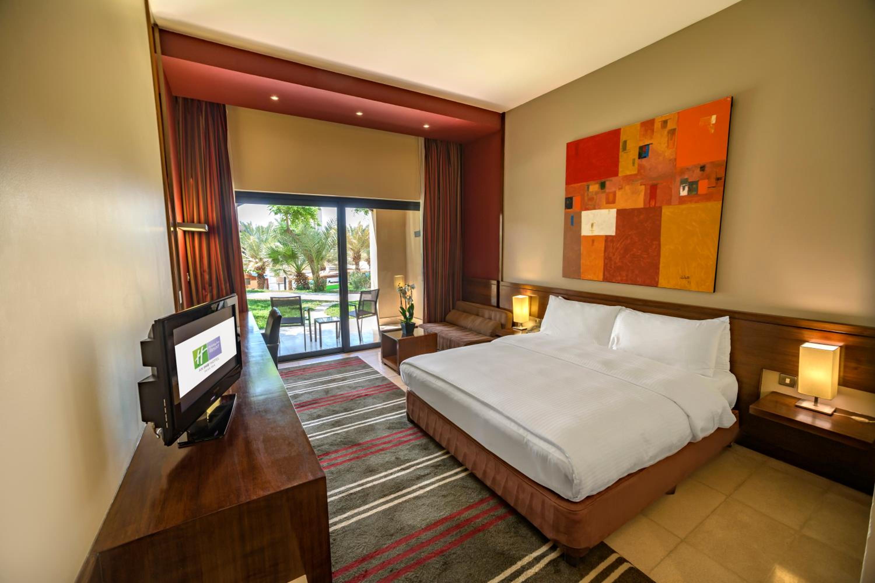 Standard King Room with Pool View - Smoking