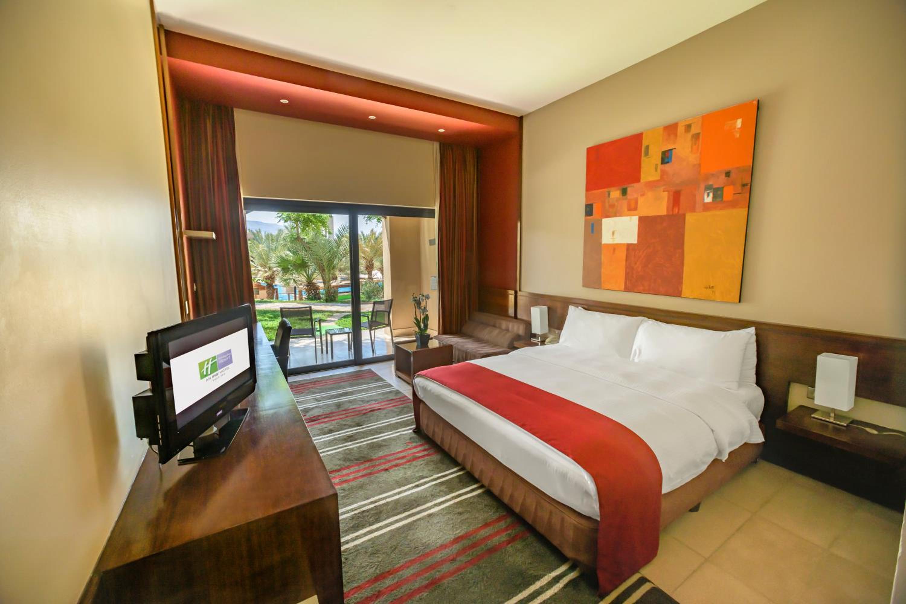 Standard King Room with Pool View photo 1