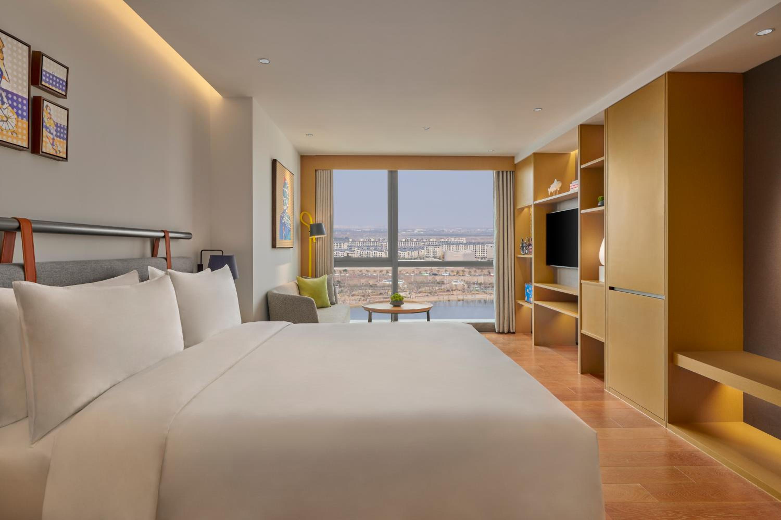 Standard Queen Room
