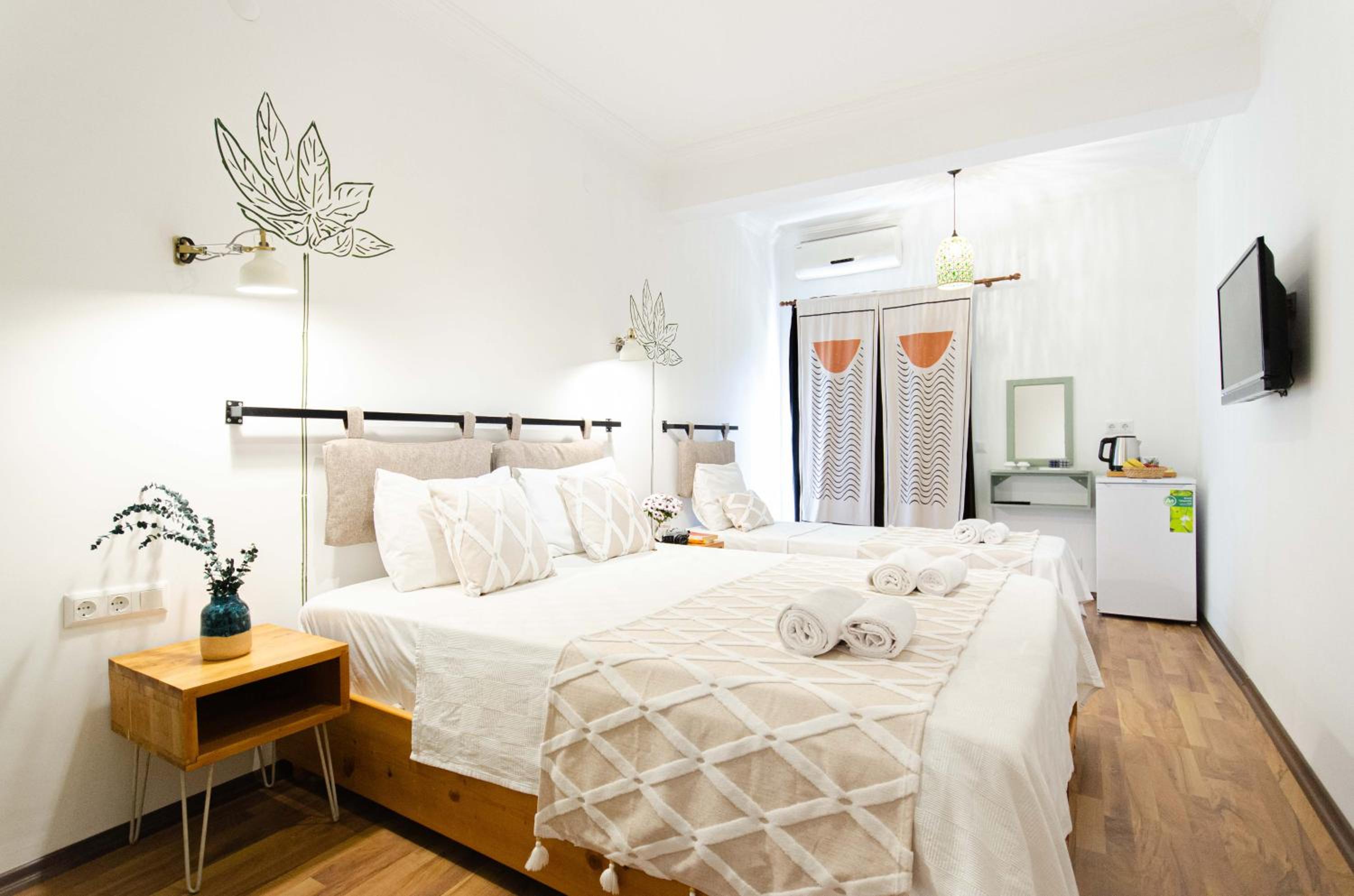 Large Double Room photo 1