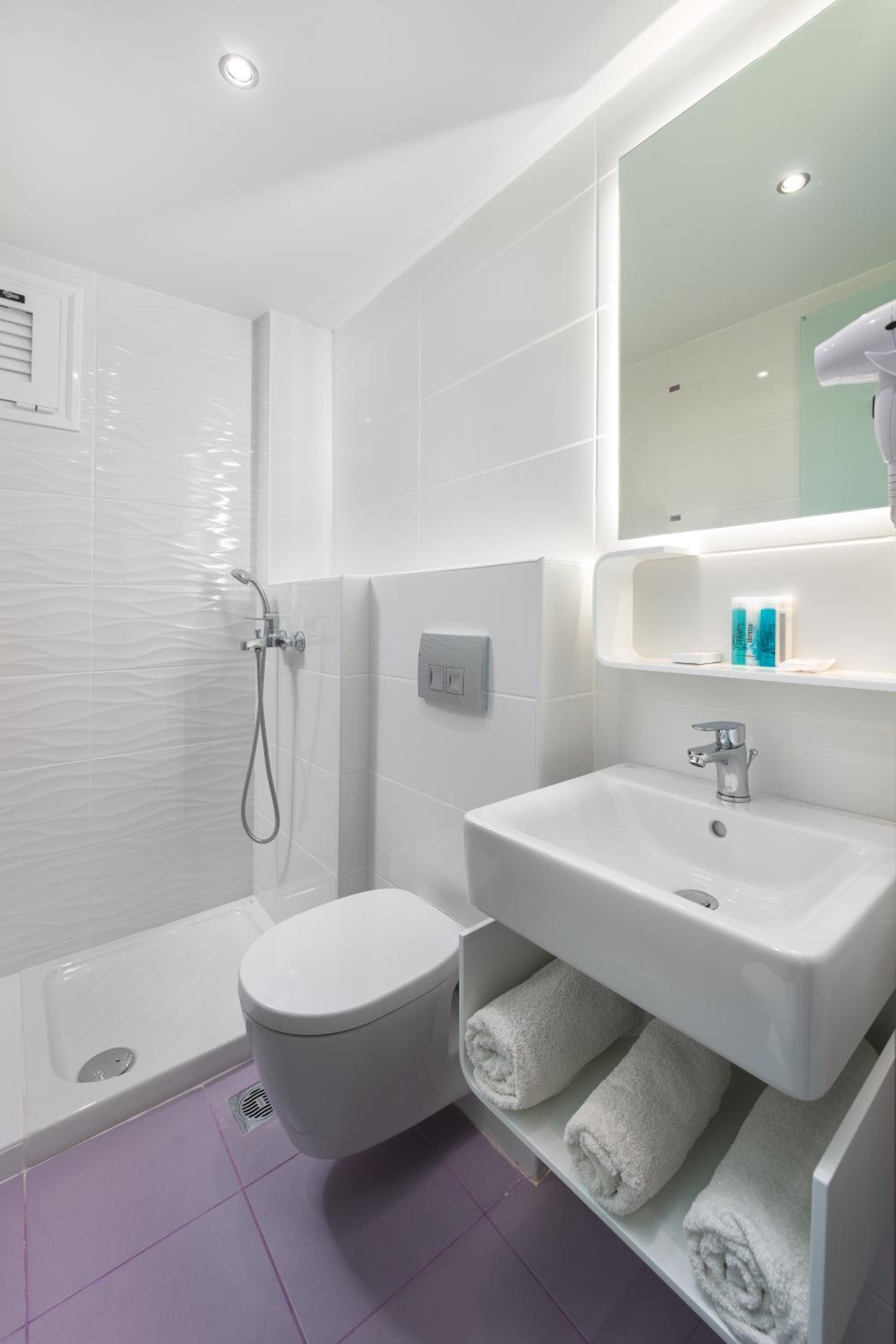 Standard Room - Photo 5