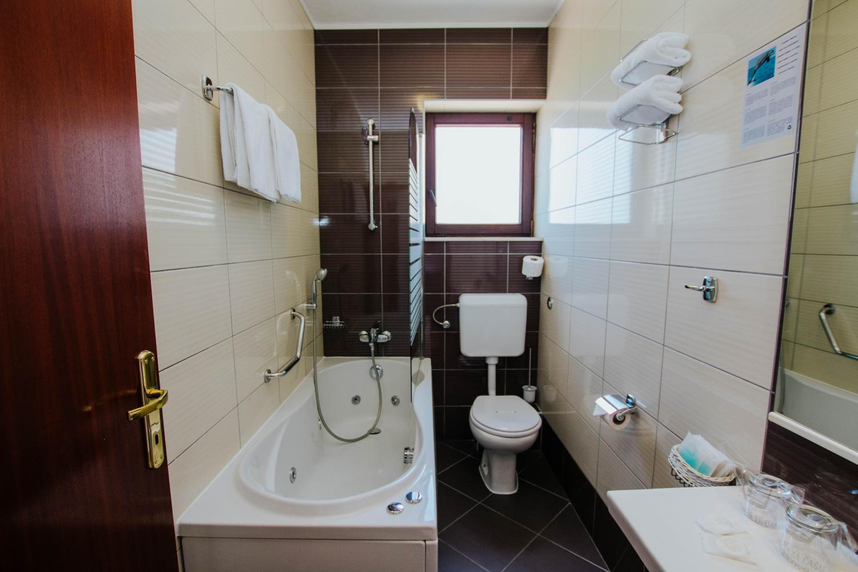Superior Double Room with Terrace and Sea view  - Photo 15