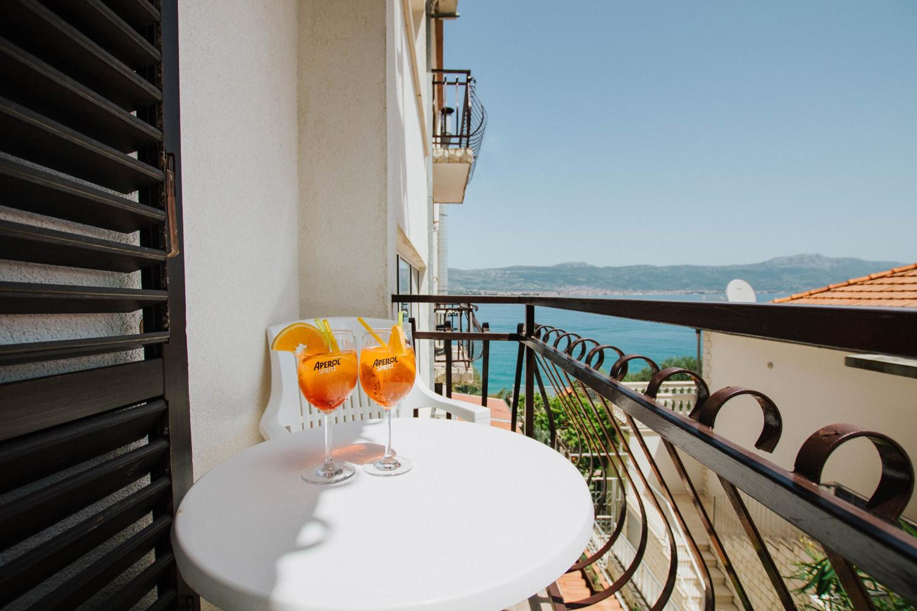 Triple Room with Balcony and Sea View - Photo 8