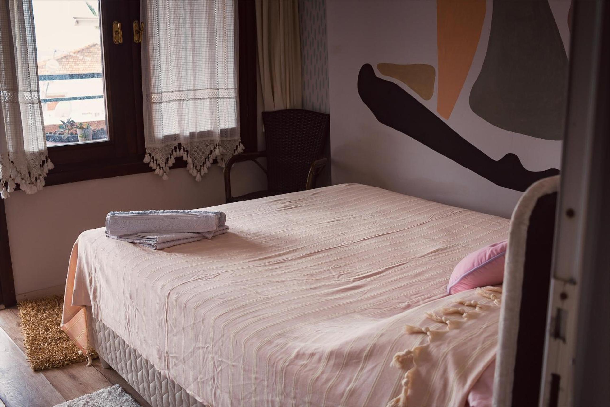 Standard Twin Room With Shared Bathroom photo 2