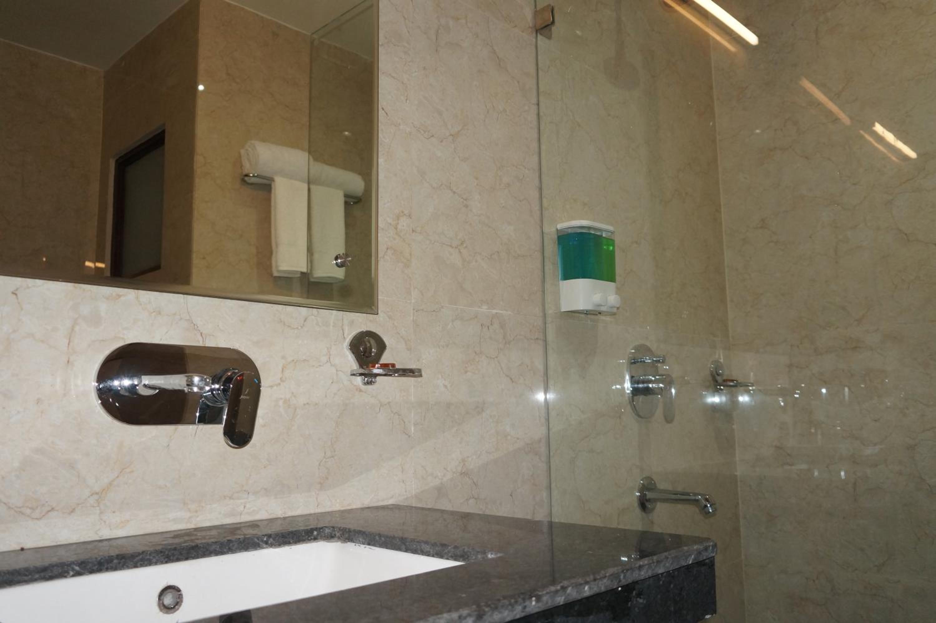 Deluxe Twin Room - Photo 7